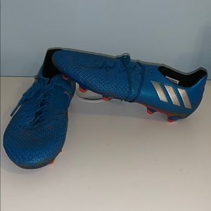 Soccer cleats